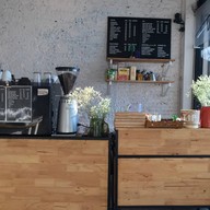หน้าร้าน Bridge Cafe & Art Space
