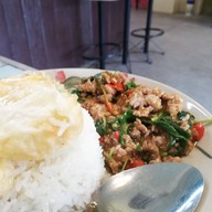 ฝนดอกไม้คอฟฟี่&เรสเตอรองท์