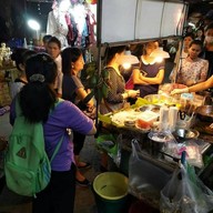 บรรยากาศ ยำมะม่วงปูม้า By นู๋ผึ้ง สุขุมวิท 77/1