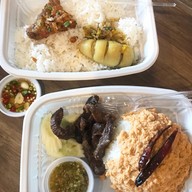 เมนูของร้าน ข้าวแกงถนัดแดก สาขาปั๊มปตท. ชัยพฤกษ์