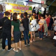 บรรยากาศ ยำมะม่วงปูม้า By นู๋ผึ้ง สุขุมวิท 77/1