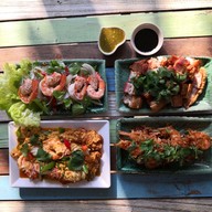 เส้นแก้วคาเฟ่