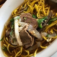 เมนูของร้าน ก๋วยเตี๋ยวเฮียตี๋น้อย เนินมะกอก