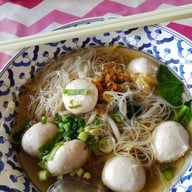 ก๋วยเตี๋ยวสมุนไพร คุณต้อ