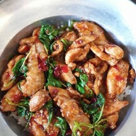 กะเพราไก่โลยูลิค