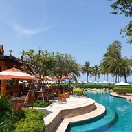 บรรยากาศ You & Mee Poolside Restaurant โรงแรม ไฮแอท รีเจนซี่ หัวหิน