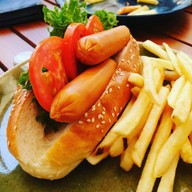 เมนูของร้าน You & Mee Poolside Restaurant โรงแรม ไฮแอท รีเจนซี่ หัวหิน