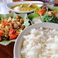 ร้านอาหารต้นข้าวซีฟู๊ด