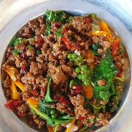 กะเพราเถื่อนเนื้อโคขุน