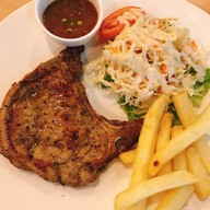 เมนูของร้าน สเต็กลุงใหญ่ ปั๊มเชลล์ ถนนกิ่งแก้ว