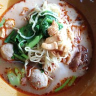 เมนูของร้าน โกเหลียง ก๋วยเตี๋ยวเรือ ปากทางเข้ากองบิน