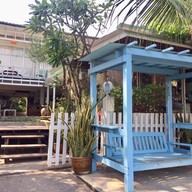 บ้านเฉลียงลม