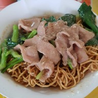 เมนูของร้าน ราดหน้ายอดอร่อย สูตร 60 ปี