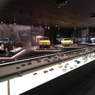 Isuzu Plaza  いすゞプラザ