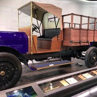 Isuzu Plaza  いすゞプラザ