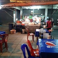 หน้าร้าน ลาบริมทาง