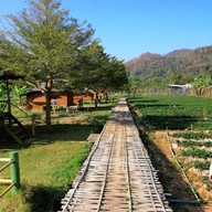 ไร่สตรอเบอร์รี่ไผ่สีทอง