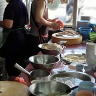 เจ๊หงษ์ข้าวมันไก่ เวทีมวยอ้อมน้อย(ต้นตำรับ)