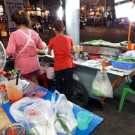บรรยากาศ ผัดไทย หอยทอด ซอยด่านสำโรง5