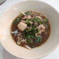 ก๋วยเตี๋ยวเรืออยุธยา อยู่เลยโรงแรมเมเปิลแยกบางนา