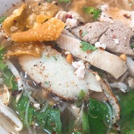 เมนูของร้าน ก๋วยเตี๋ยวต้มยำตำลึงเจ้าเก่า 1984