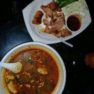 Zoe In Yellow Cocktail Bar + Restaurant