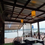 ໂຕບົ້ງຕຳແຊ໋ບ