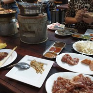 Party กุ้งย่างเนย หมูย่างชีส ชาบูหม้อดิน ลาดพร้าว