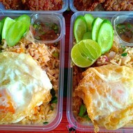 ข้าวหมูทอดเหลือแดก
