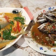 เมนูของร้าน ครัวปลาทู (ทิดอ้วน) บางแสน