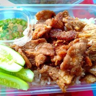 ข้าวหมูทอดเหลือแดก