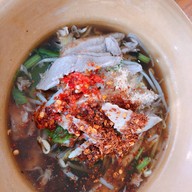 คุณพลอยก๋วยเตี๋ยวเป็ด มีสาขาเดียว