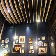 บรรยากาศ WHALE'S BELLY