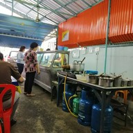 บรรยากาศ คุณย่า