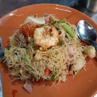 เมนูของร้าน ฉอเล้ง หมี่กระเฉดตลาดพลู ตลาดพลู