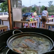 บรรยากาศ จุ่มกระทะ ทนายต่าย
