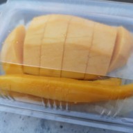 แม่ประสาทข้าวเหนียวมูนและขนมไทย สาขา 4 ตลาดนัดเอสโซ่