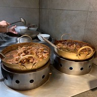 เมนูของร้าน ก๋วยเตี๋ยวเรือเอ็นแก้วหอวัง The Emquartier