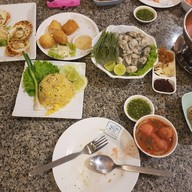 เมนูของร้าน น้องเนยซีฟู๊ด หลังเซ็นทรัล พระราม 2