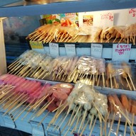 ลูกชิ้นปิ้ง ตลาดราชา