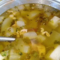 ข้าวแกงอร่อยแม่บัวขาว ปั้ม ปตท คิงพาวเวอร์ศรีวารี 泰国本地餐厅