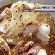 เมนูของร้าน เฮียปิง ก๋วยเตี๋ยวลูกชิ้นปลาหมึก หาดใหญ่