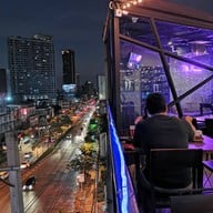 7Heavenroofbar
