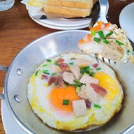เมนูของร้าน SIX O'CLOCK Breakfast & coffee