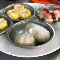 เมนูของร้าน เจ๊เพ็ญเย็นตาโฟ