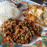 เมนูของร้าน กบก๋วยเตี๋ยวลูกชิ้นหมู-เนื้อ