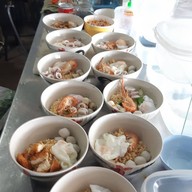 อัซลัลน์ก๋วยเตี๋ยวต้มยำกุ้งแม่น้ำ(ฮาลาล) ลานหน้ามอ สงขลา