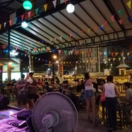 เคลิ้ม Pub & Restaurant หัวหิน