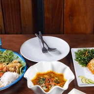 แซบ ซอย 9 ซ.สุขาอุปถัมภ์ 9(ซ.บ่อนไก่)