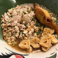 เมนูของร้าน ก๋วยเตี๋ยวตรอกโรงหมู สาขา 1